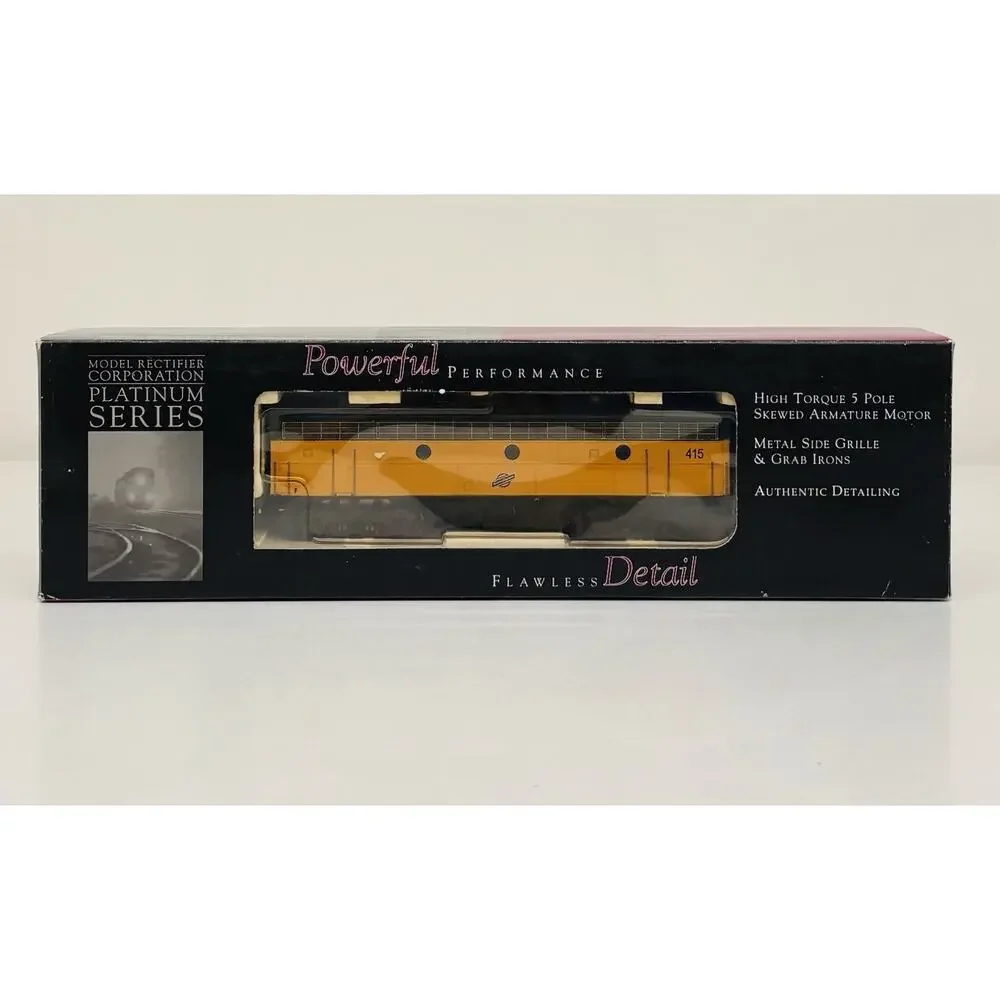 MRC Platinum HO Chicago & North Western C&NW F7B Non-Powered Dummy Diesel CD124